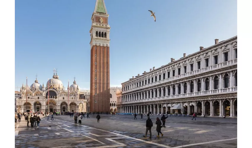 St. Mark's Basilica, Doge's Palace: Guided Tour + Gondola Ride on Grand Canal