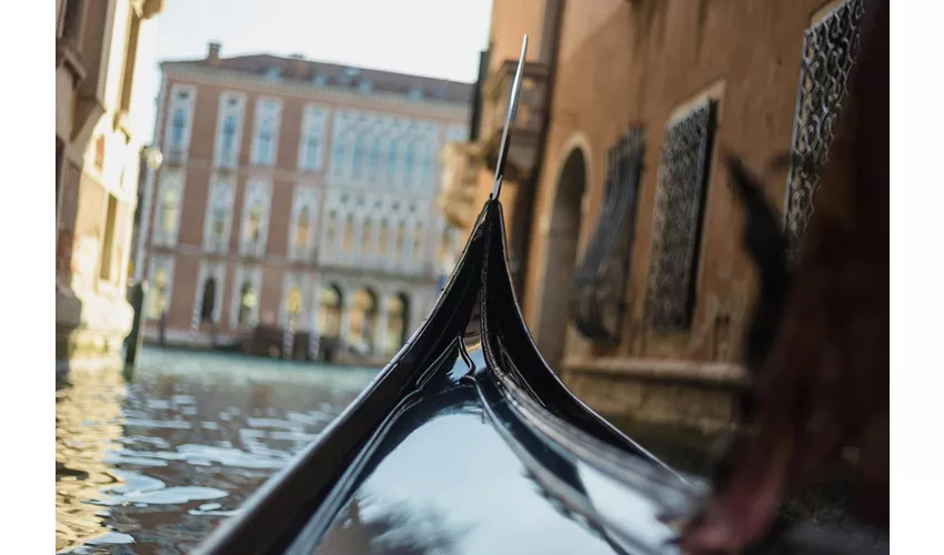 Venice: Gondola Ride with Live Commentary