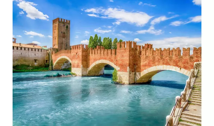 Verona, Sirmione & Gardasee: Geführte Tagestour ab Mailand + Bootstour