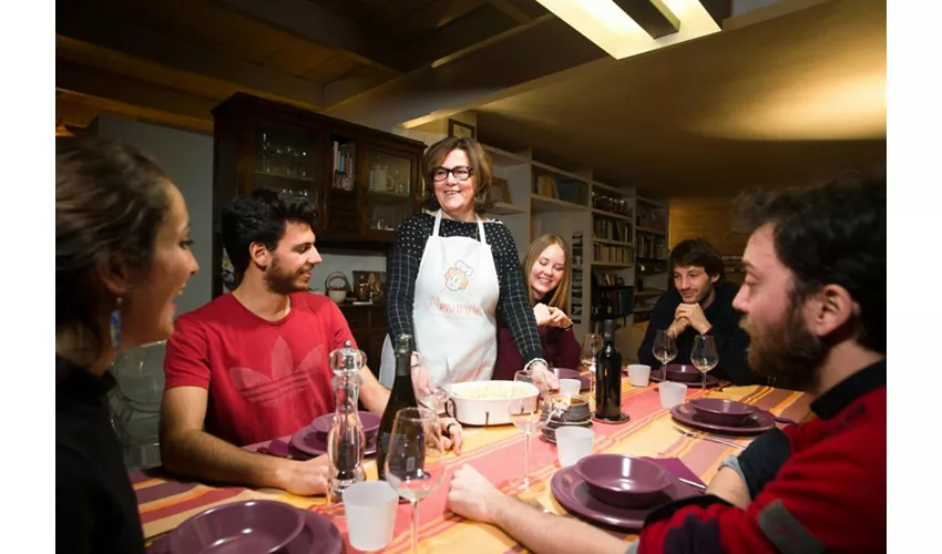 Roma: Tour del mercato + cena a casa di un locale