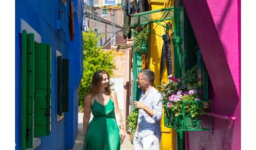 Murano e Burano: Dimostrazione di soffiatura del vetro + trasferimento