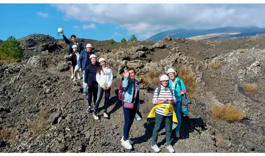 Monte Etna: Excursión guiada de un día desde Taormina + Traslado de ida y vuelta