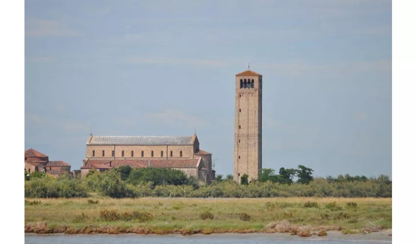 Murano, Burano e Torcello: tour guidato in barca d'epoca veneziana