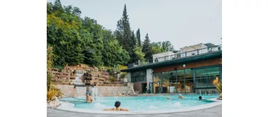 Roseo Euroterme Wellness Resort: Masaje de 25 minutos, Aperitivo + 2 horas de acceso a la piscina