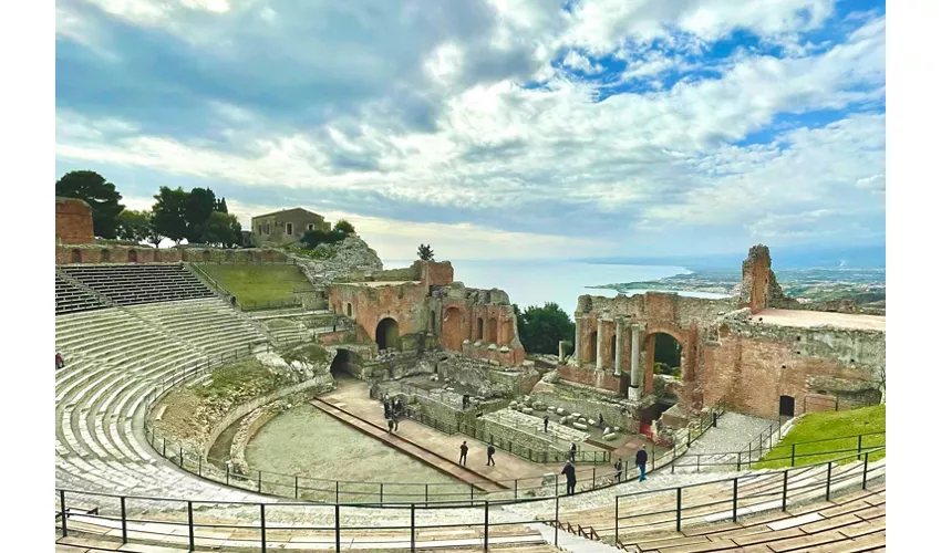 Giardini Naxos, Taormina e Castelmola: Tour guidato + trasferimenti da Catania