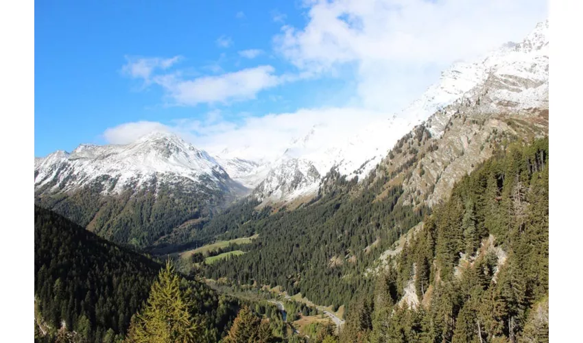 St. Moritz y Tirano: Excursión de un día desde Milán + Billete para el tren Bernina