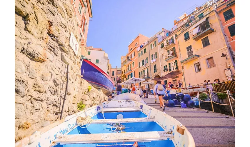 Cinque Terre National Park: Entry Ticket + Guided Day Trip from Milan