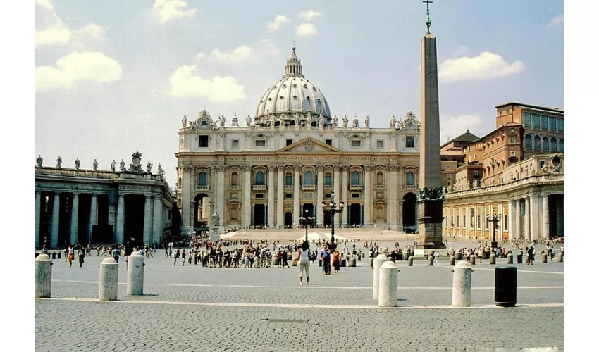 St. Peter’s Basilica & Vatican Underground: Guided Tour