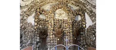 Cripta dei Cappuccini e Catacombe di Priscilla: tour guidato fuori orario