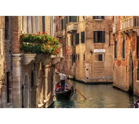 Venice: Gondola Ride with Live Commentary