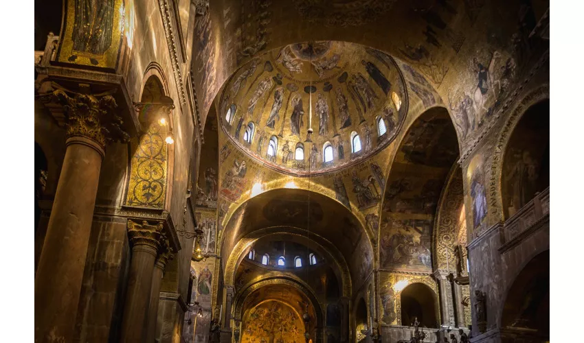 St.Mark’s Basilica: Premium Skip The Line Entrance + Terrace + Audio Guide