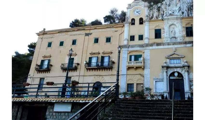 Palermo: Rotoli Friedhof & Heiligtum von Santa Rosalia Tour mit Guide