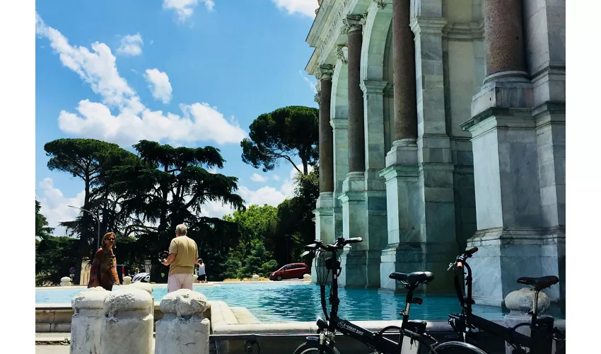 Roma: Tour della città in bicicletta elettrica + cibo di strada locale