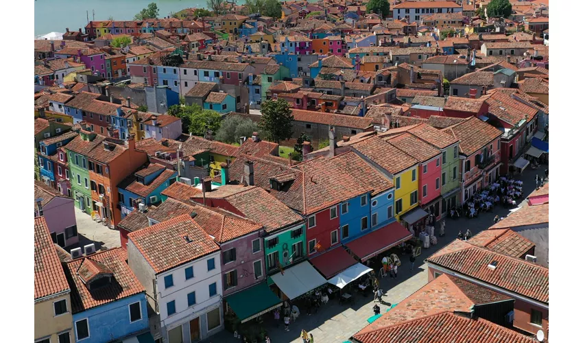 Murano & Burano: Boat Tour  + Glassblowing Demonstration