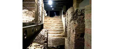 Trevi Fountain Rome: Underground Domus Guided Tour