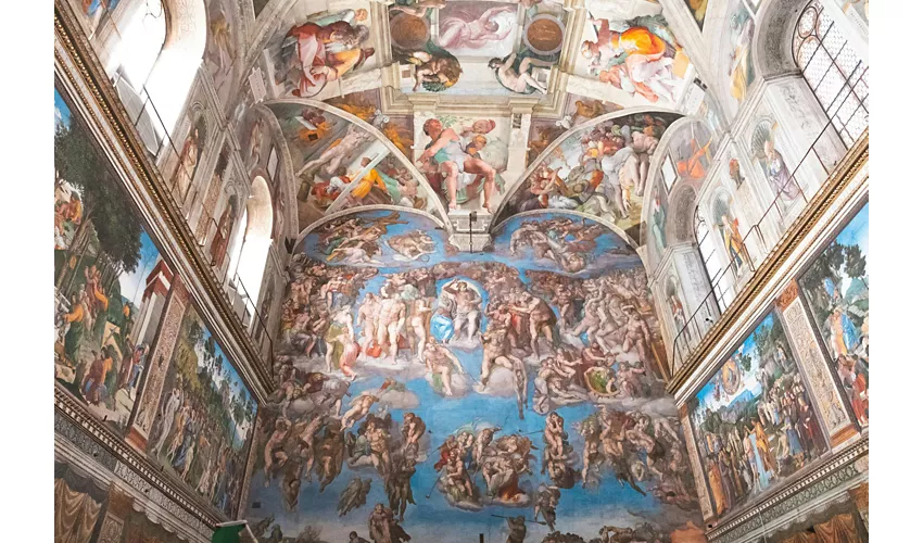 Vatican Museums & St. Peter's Basilica: Fast Track Ticket + Guided Tour