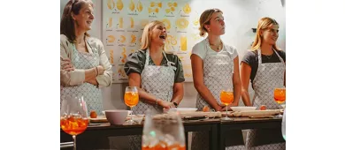 Corso di cucina "Spritz e spaghetti a Roma": pasta fresca + 3 cocktail