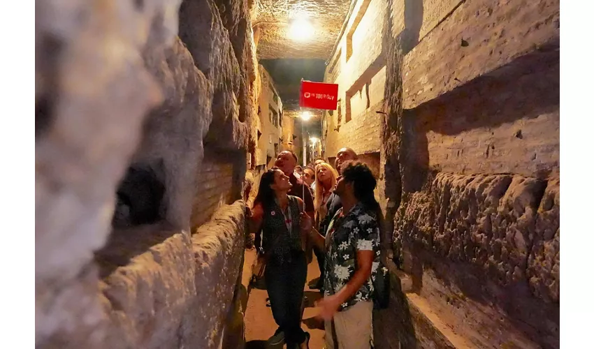Cripta dei Cappuccini e Catacombe di Priscilla: tour guidato fuori orario
