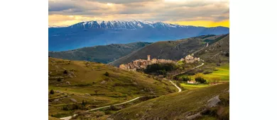 Abruzos: Visita guiada en grupo reducido desde Roma + Comida