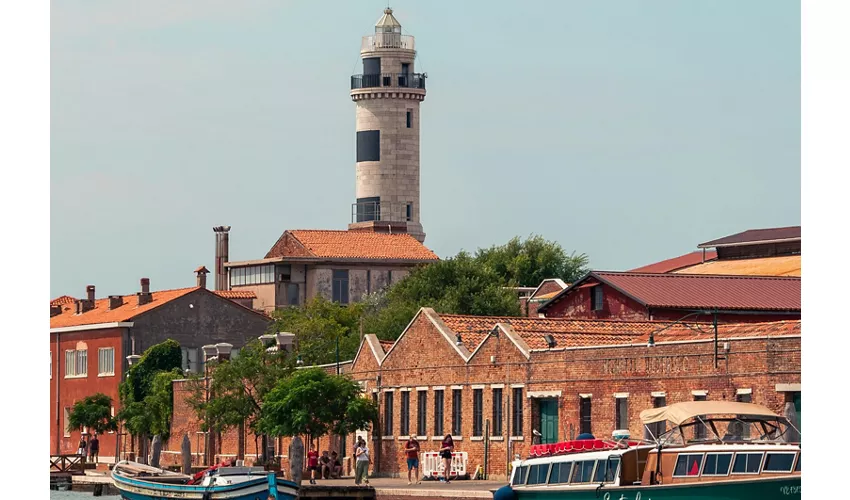 Murano, Burano e Torcello: Tour in barca intera giornata + Soffiatura del vetro