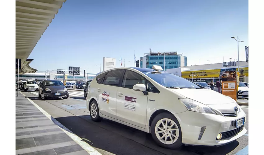 Trasferimento in taxi privato a prezzo fisso per l'aeroporto di Fiumicino da Roma