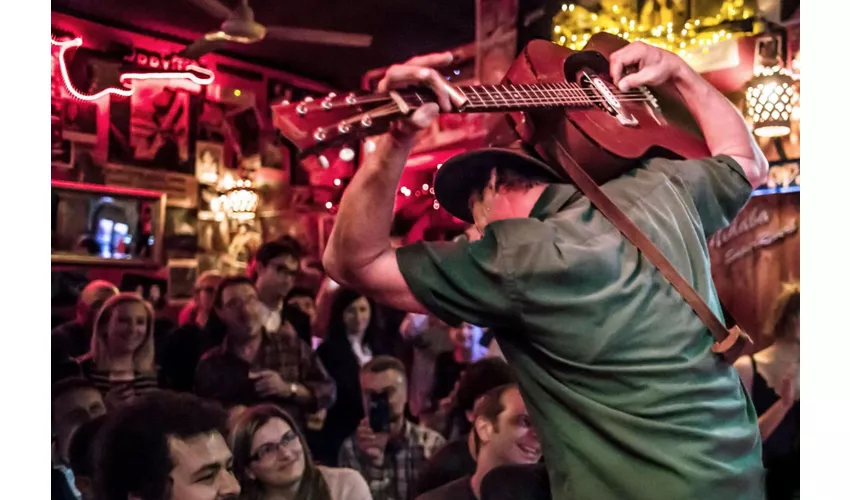 Milán: Visita guiada a un pub italiano