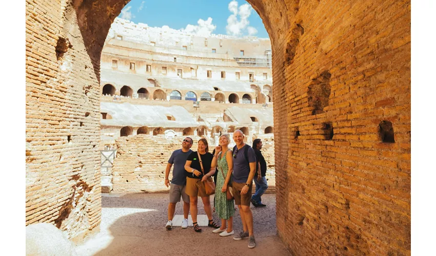 Coliseo, Arena, Foro Romano y monte Palatino + Tour guiado grupos pequeños