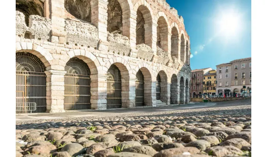 Verona, Sirmione & Gardasee: Geführte Tagestour ab Mailand + Bootstour