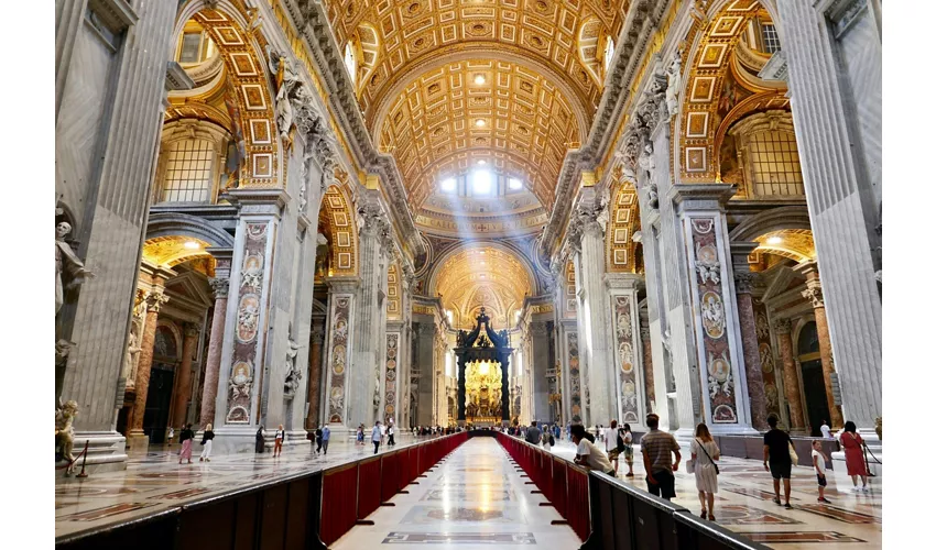 Basilica di San Pietro, Cupola e Grotte Vaticane: Tour guidato per piccoli gruppi