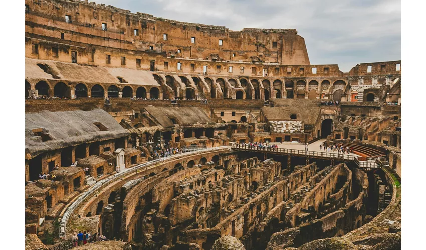 Colosseo, Arena, Foro Romano e Palatino + Tour guidato