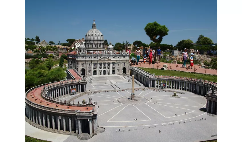 Italia in Miniatura: Entrada