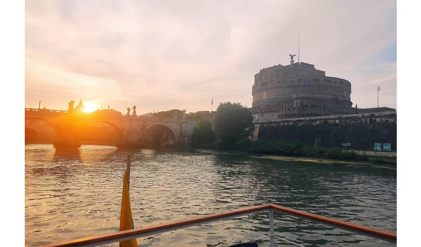 Castel Sant'Angelo: Biglietto d'ingresso + Tour in barca Hop-on Hop-off