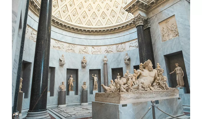 Vatican Museums & St. Peter's Basilica: Fast Track Ticket + Guided Tour