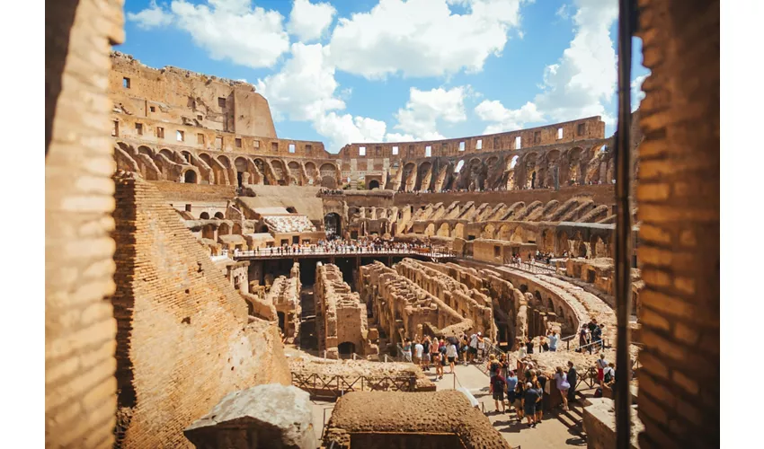 Colosseo, Arena, Foro Romano e Palatino + Tour guidato semi-privato