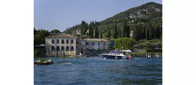 Lake Garda: 6-Hr Boat Tour with Stop in Sirmione