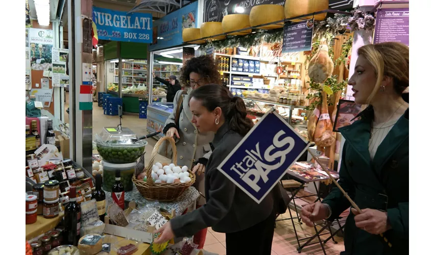 Roma: Tour gastronomico del quartiere Prati con degustazione di vino e gelato