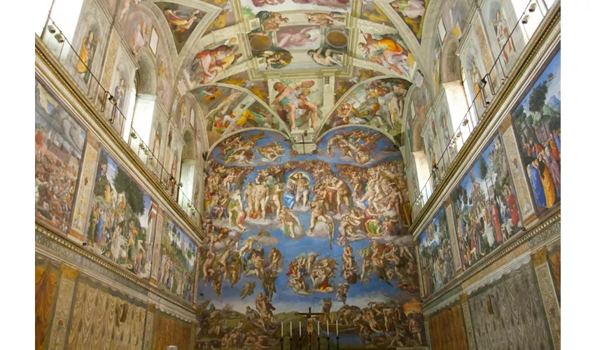 Museos Vaticanos y Capilla Sixtina: Visita guiada nocturna
