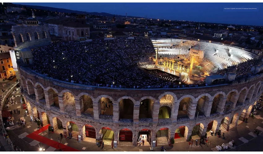 Verona Opera Arena: Opera Ticket and City Walking tour