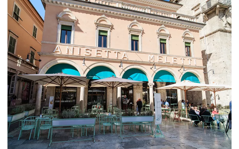 Il liquore al caffè Meletti: un assaggio di eleganza marchigiana