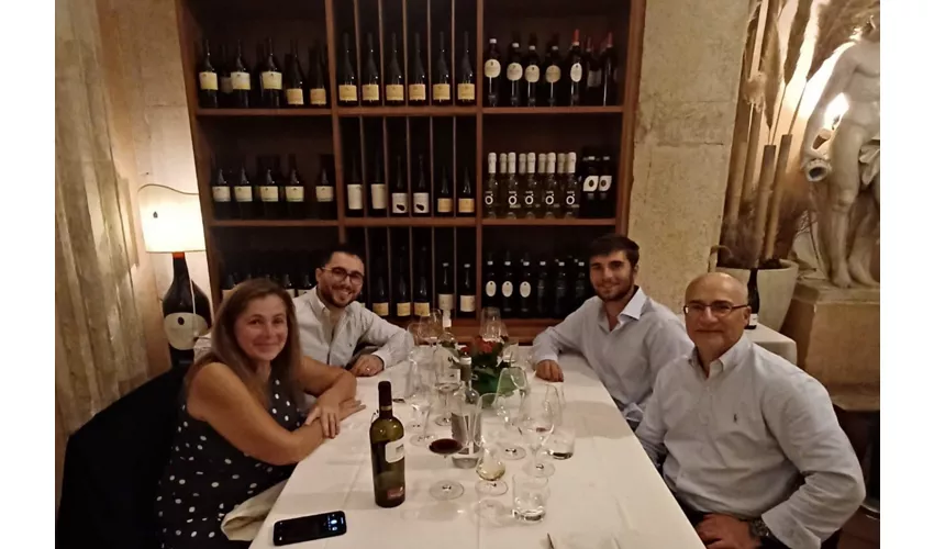 Roma: Degustazione guidata di vini + cena