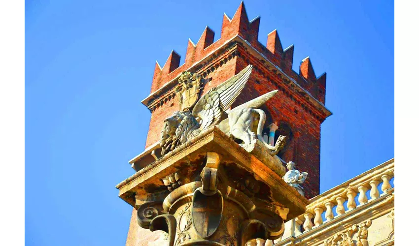 Verona Guided Walking Tour: History and Hidden Gems