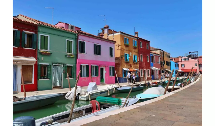 Murano, Burano & Torcello: Full-Day Boat Tour + Glassblowing Demonstration