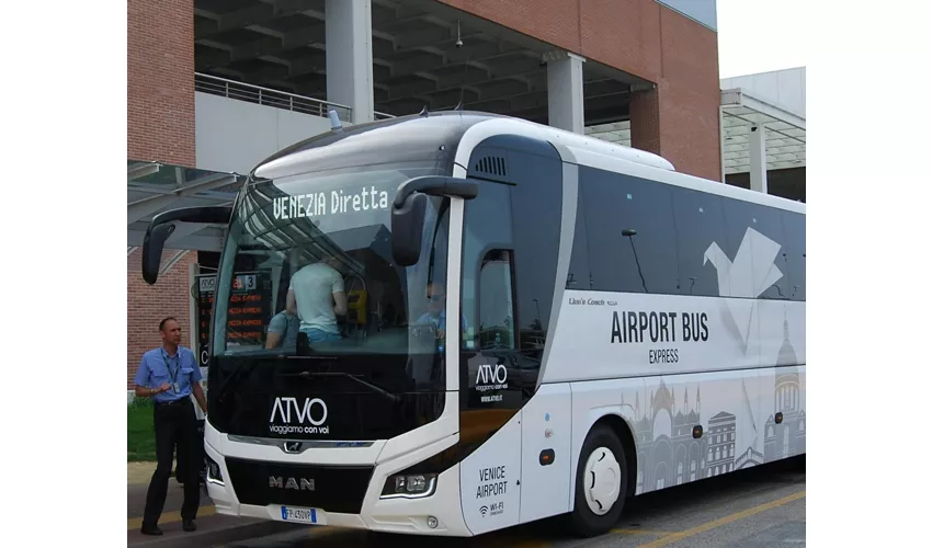 Venice: Shuttle Bus Transfer from Venice to Marco Polo Airport