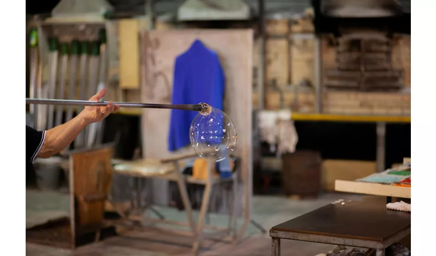 Murano y Burano: Excursión Privada en Barco + Demostración de Soplado de Vidrio y Encaje