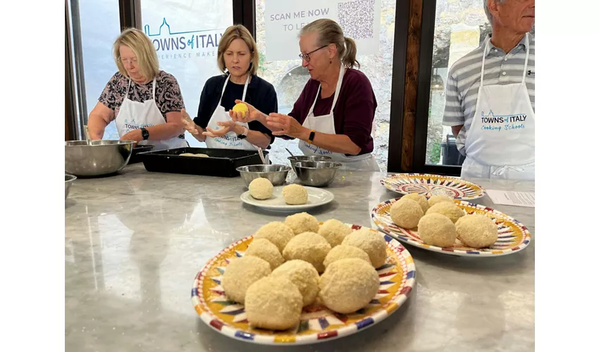 Palermo: Market Tour + Cooking Class + Meal & Unlimited Wine