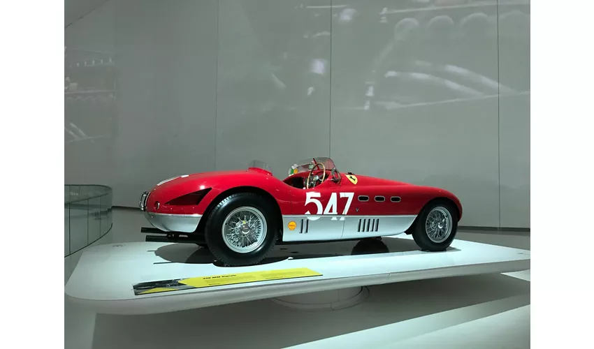 Museo Casa Enzo Ferrari: Entrada