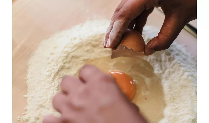 Roma: Corso di preparazione della pasta con uno chef locale + bevande