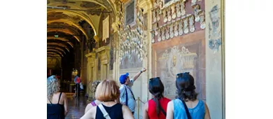 Archiginnasio de Bolonia: Entrada de acceso rápido + Tour guiado + Cata de vinos