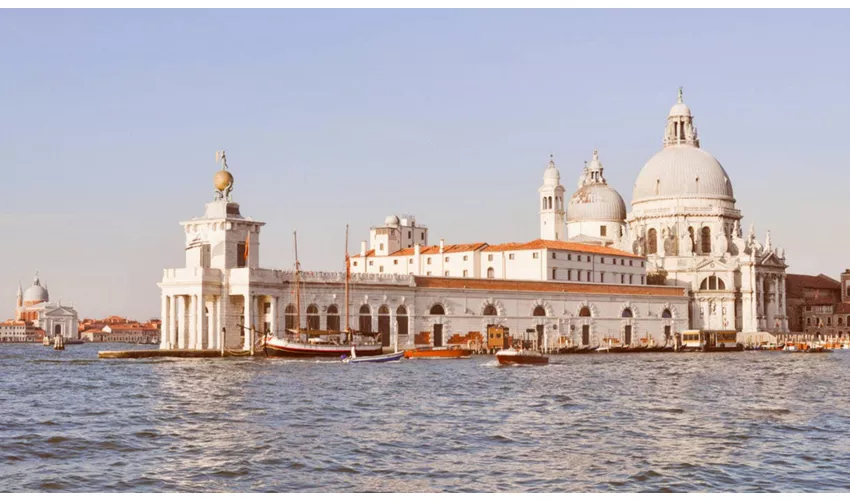 Venice Giudecca Canal: Guided Boat Tour