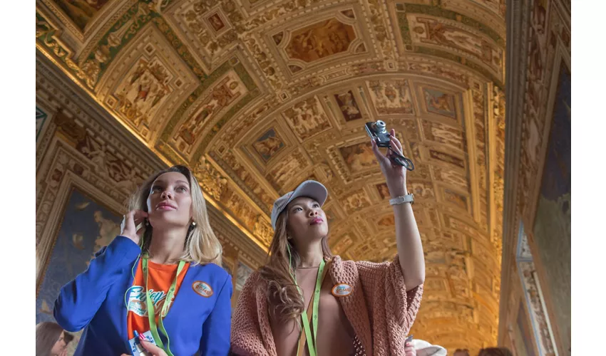 Musei Vaticani e Basilica di San Pietro: Biglietto Fast Track + Tour guidato